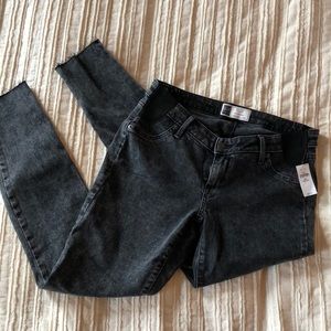 NWT Gap Maternity Skinny Jeans
